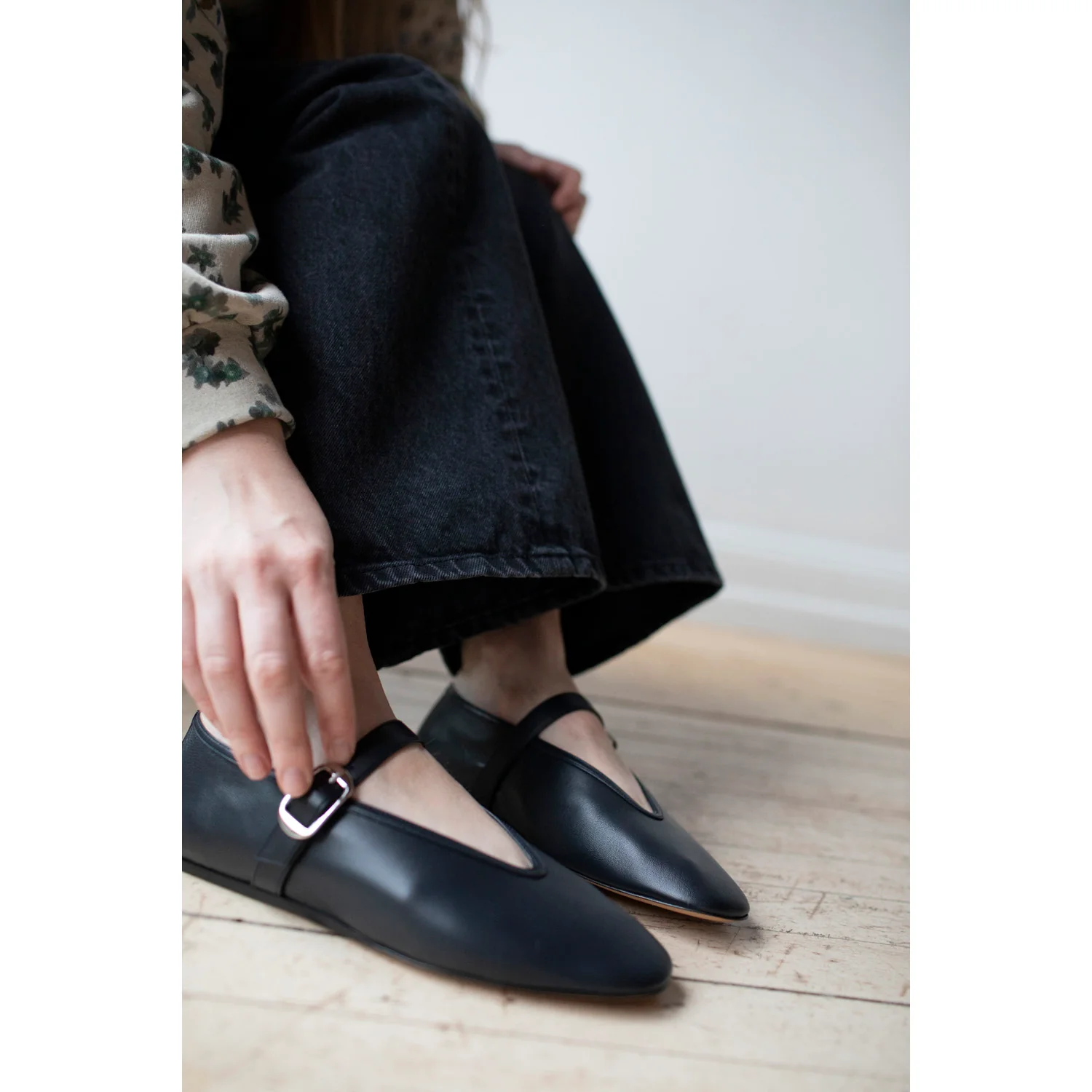 Le Monde Béryl Stella Slipper in Midnight Blue - Image 6