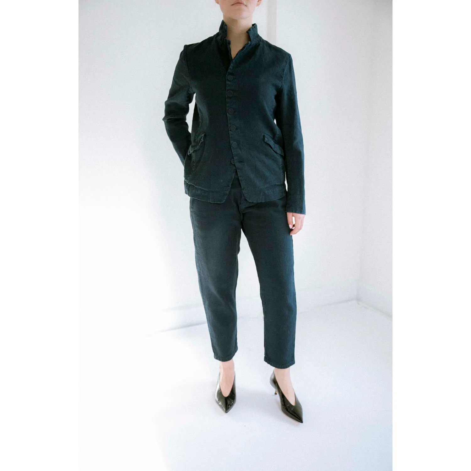 Pas de Calais Linen Cotton Soft Twill Tailored Jacket in Navy - Image 6